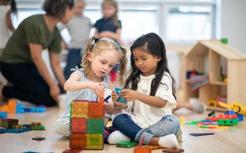 giao duc montessori la gi kham pha phuong phap giao duc noi tieng