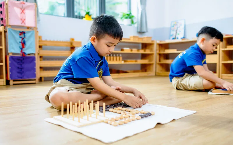 giao duc montessori la gi kham pha phuong phap giao duc noi tieng